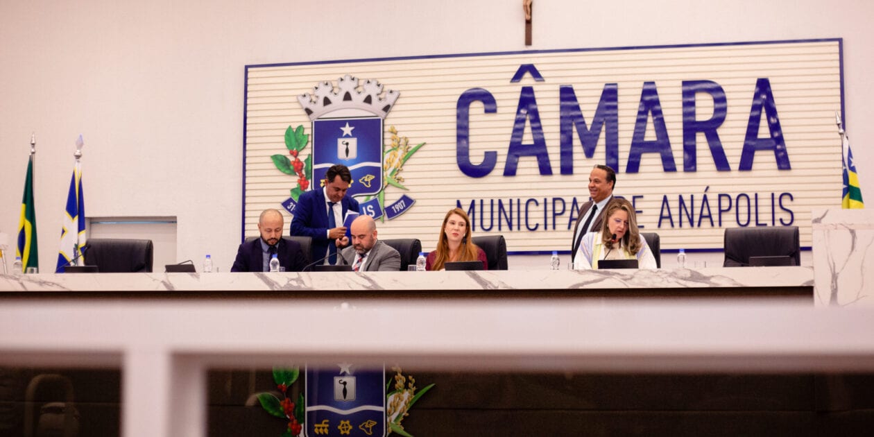 Câmara de Anápolis aprova dois PLCs que mexem no Issa e na Procuradoria