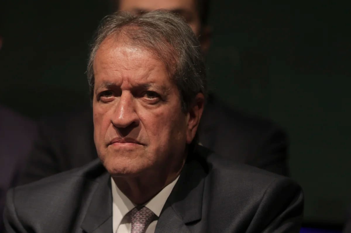 Valdemar convoca reunião de emergência no PL após relatos de que Flávio Bolsonaro teria deixado o Brasil