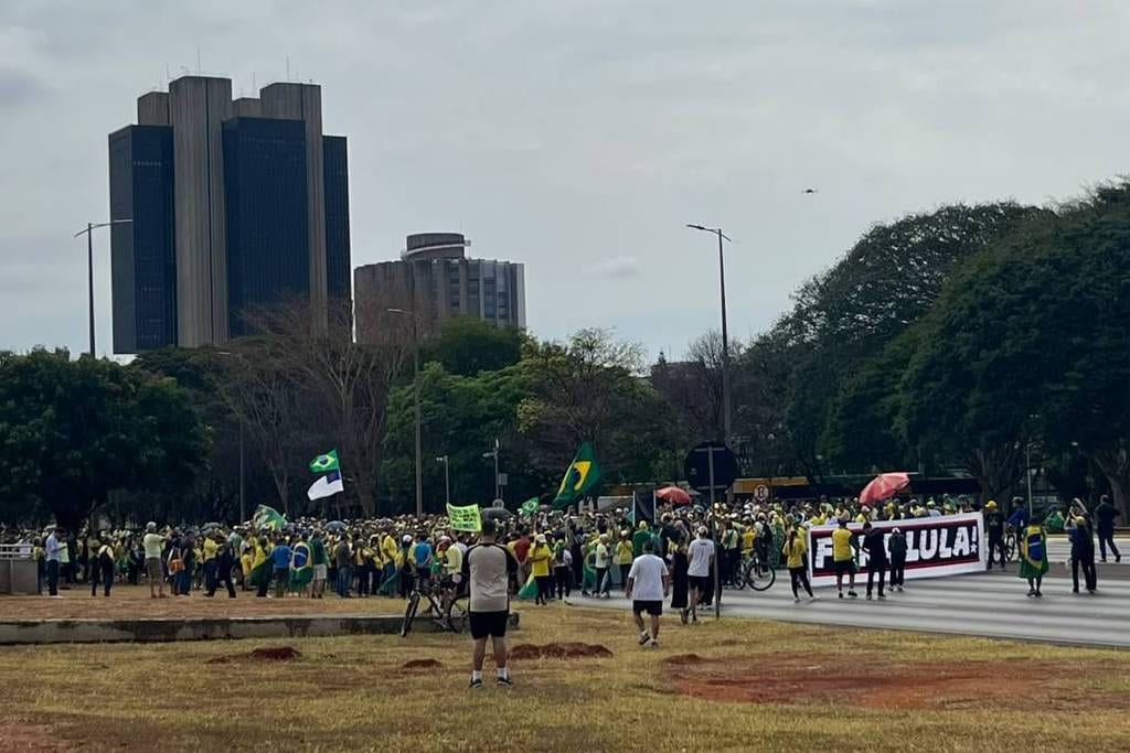 Dois atos em Brasília pedem saída de Lula e de Alexandre de Moraes
