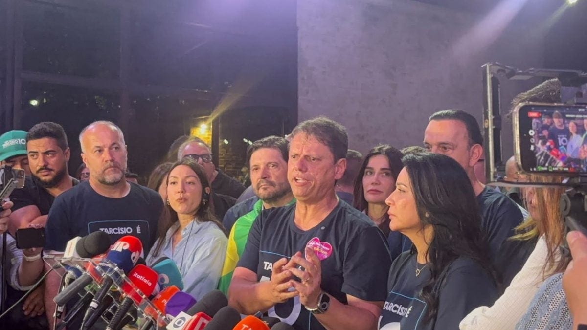 Tarcísio diz que São Paulo será decisivo para eleição de Flávio Bolsonaro