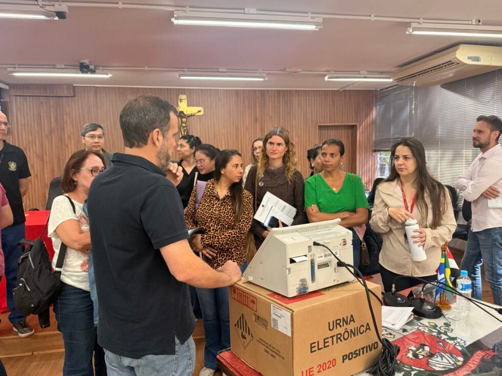 Câmara de Prudente treina auxiliares para as eleições 2026