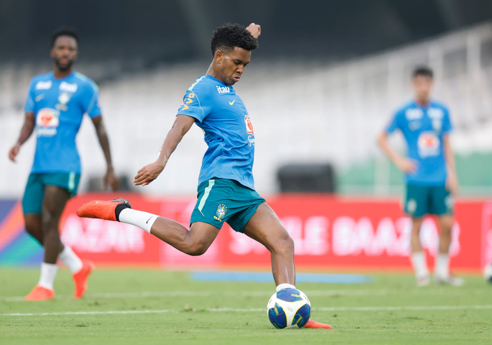 Estêvão, Endrick e Rayan estão entre os candidatos ao prêmio Golden Boy