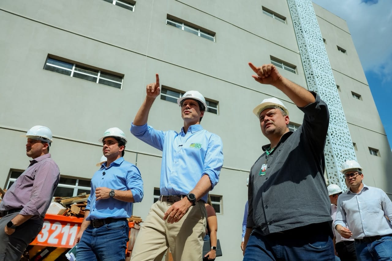 Daniel Vilela visita e destaca agilidade das obras do Basileu França