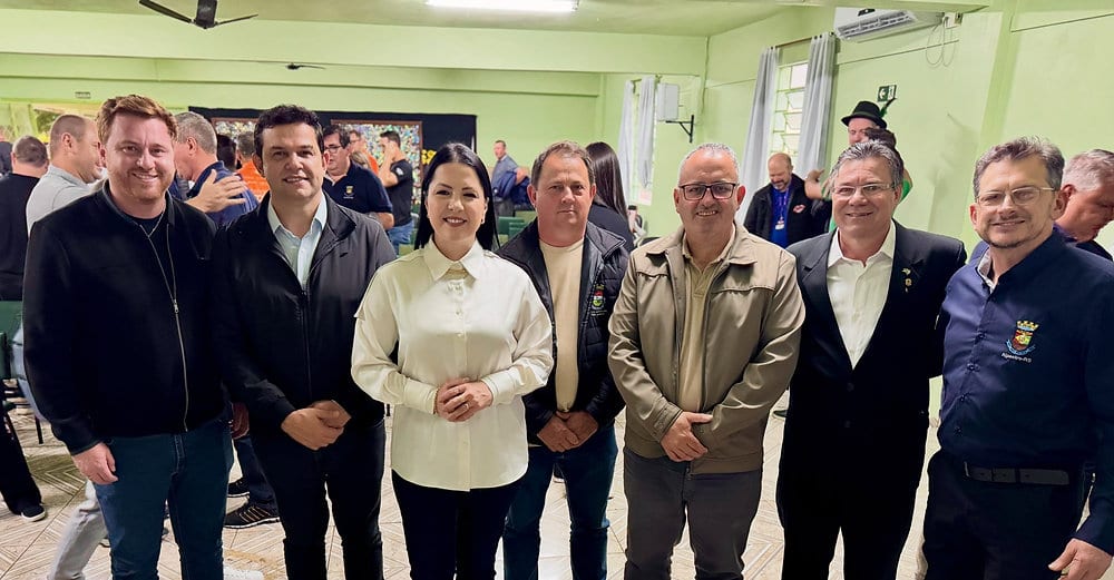 Prefeita Adriane participa da abertura da Oktoberfest e da ExpoAlpes em Alpestre