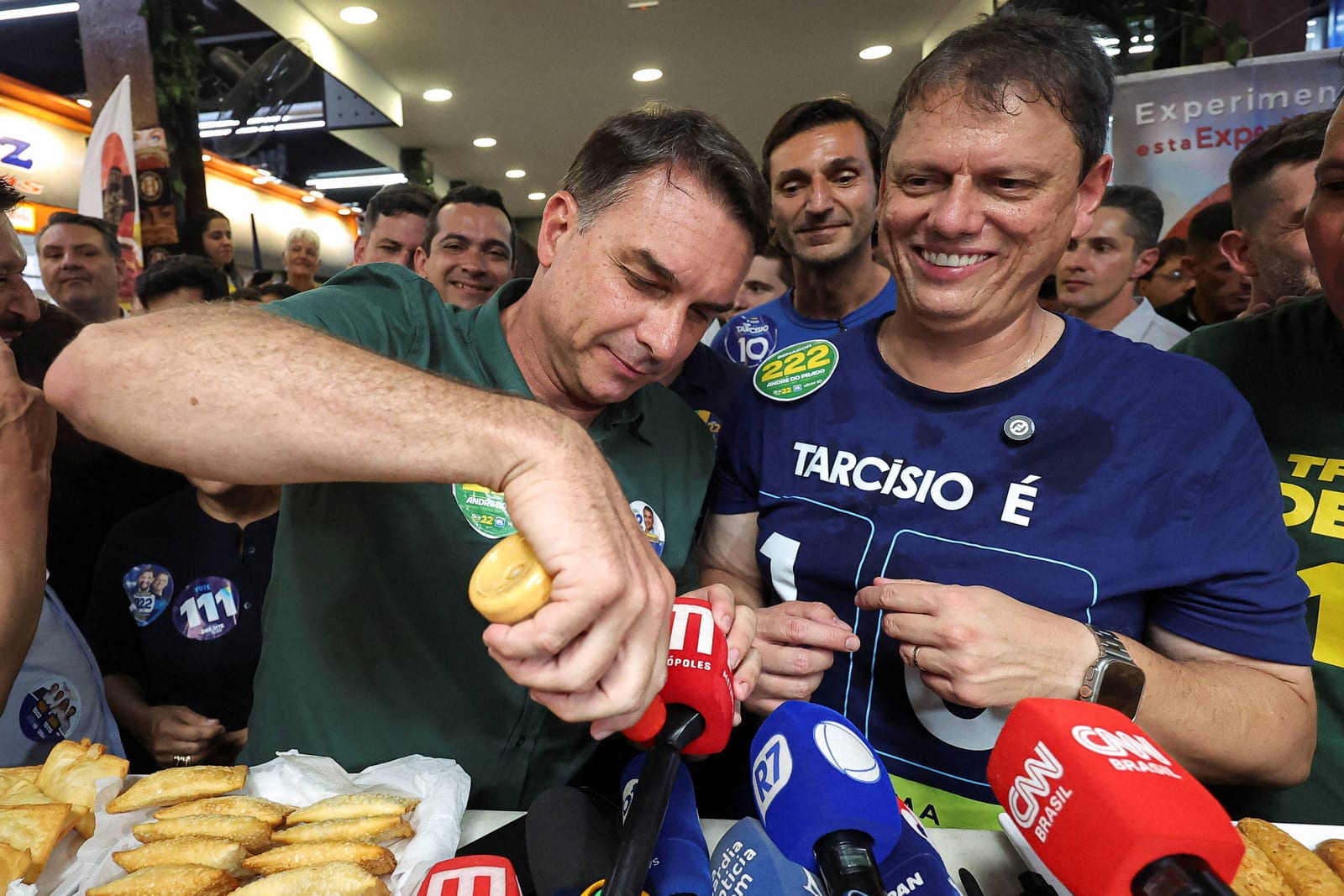 Flávio Bolsonaro aposta em campeões de votos e mira crescimento em Minas no 2º turno