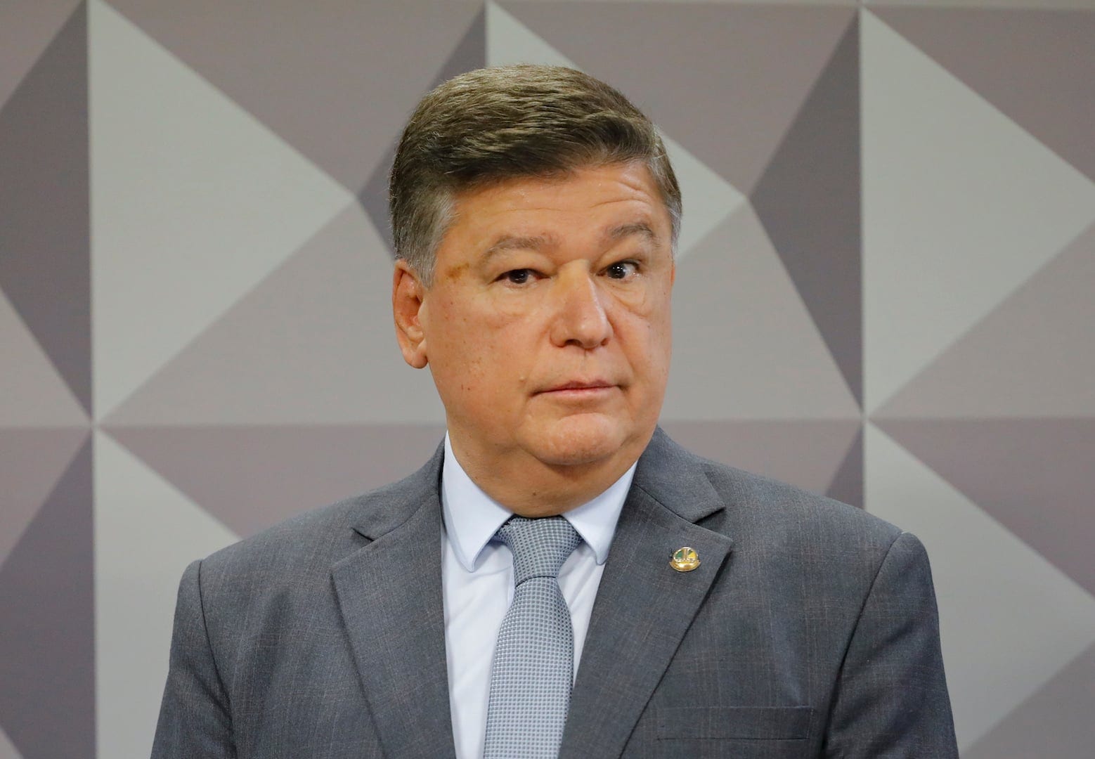 Carlos Viana pede a ministérios documentos sobre negócios de Lulinha
