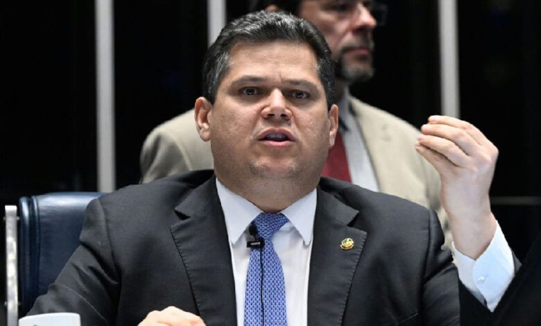 Alcolumbre acelera tramitação e coloca PEC da Segurança em votação no Senado