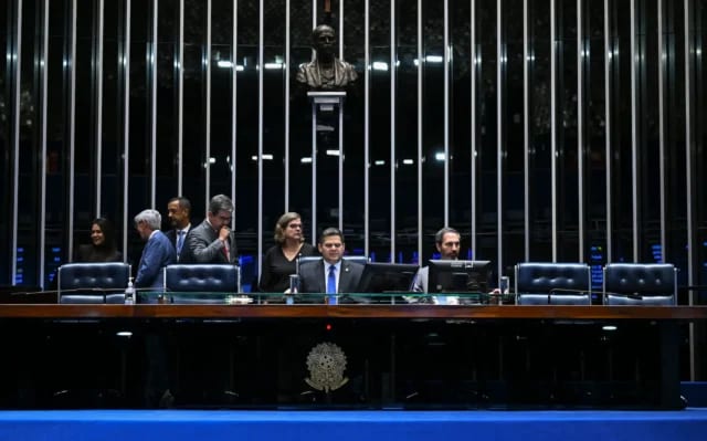 Como a pauta do fim da escala 6 por 1 entra no 2º turno da eleição