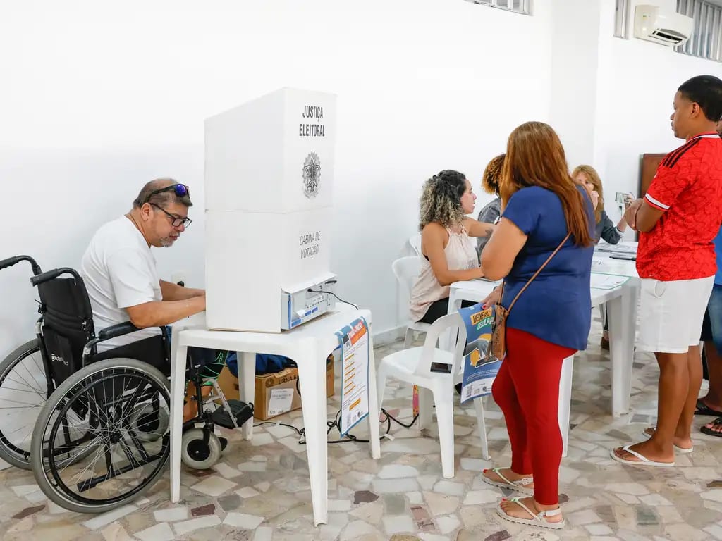 Votar não deveria exigir heroísmo
