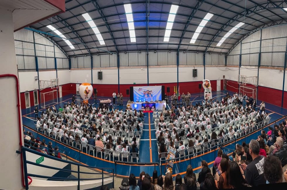 PROERD forma 408 estudantes em cerimônia realizada em Torres