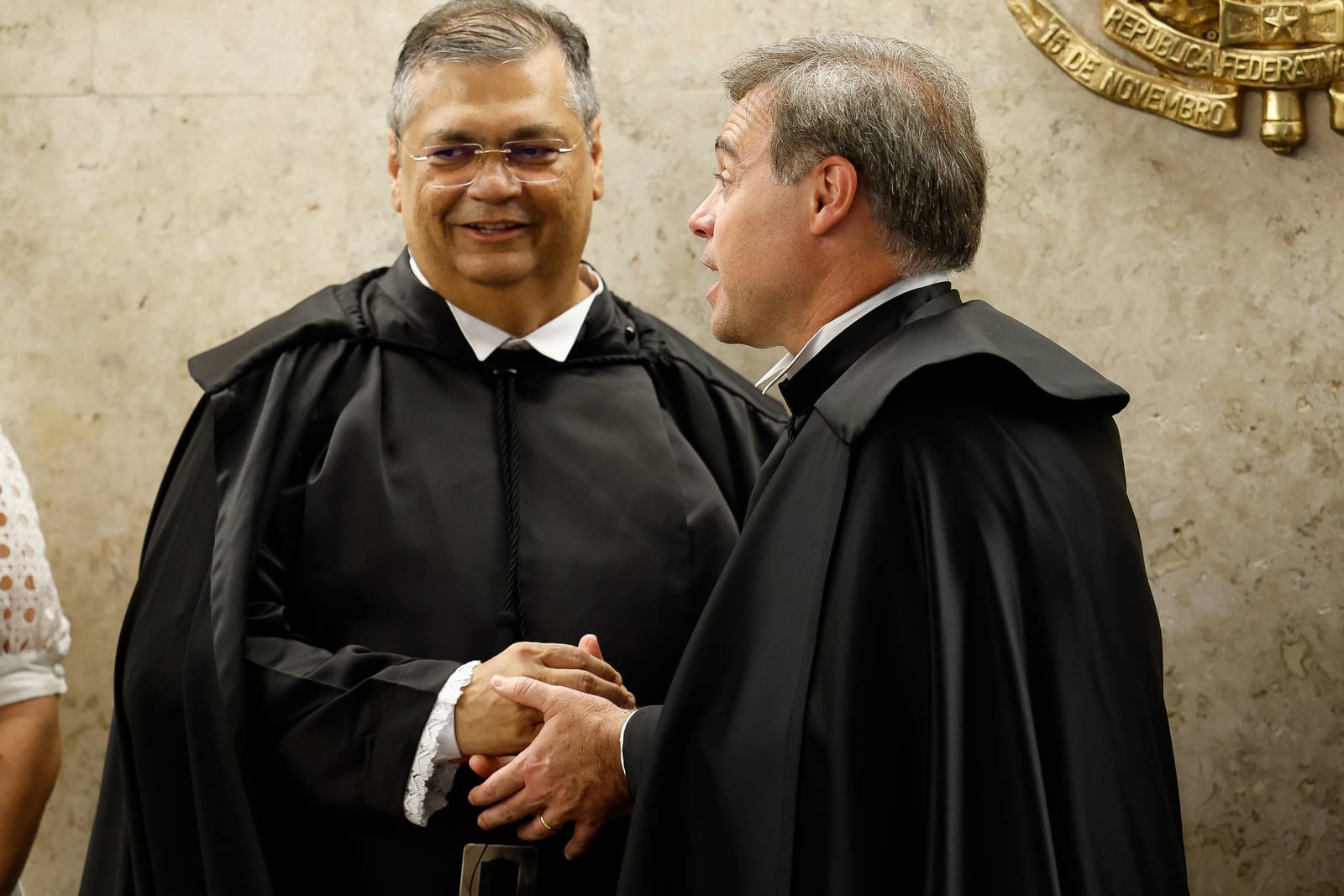 Mendonça e Dino planejam manter investigação sobre Lulinha no STF