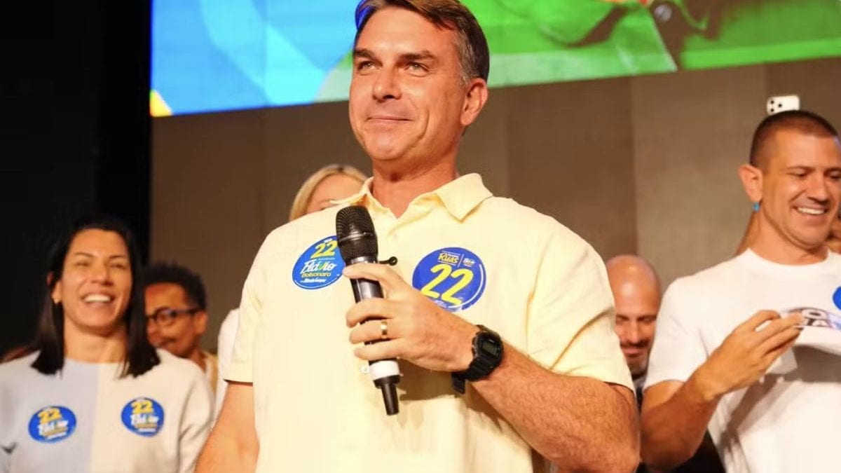 Flávio Bolsonaro saiu na frente em 39 bairros da Capital de Santa Catarina no primeiro turno