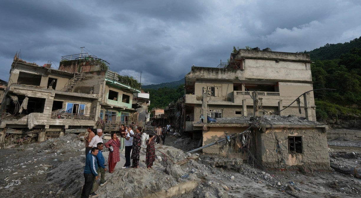 Nepal alerta para possíveis novas inundações enquanto comunidades lutam contra a devastação