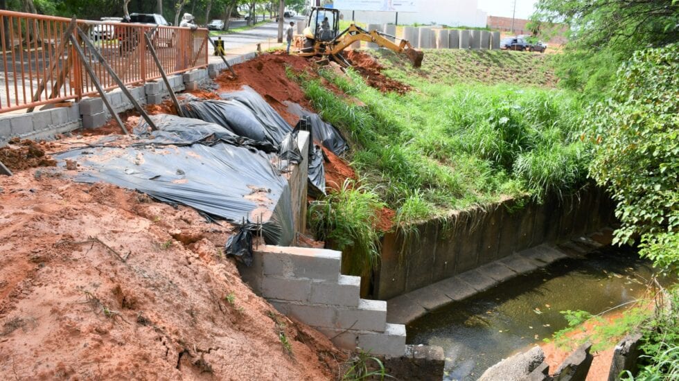 Prefeitura conclui etapa de manutenção na ponte da Avenida Salim Farah Maluf