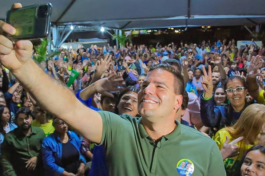 Mesmo com menos candidatos, número de militares e policiais eleitos cresce em 2026