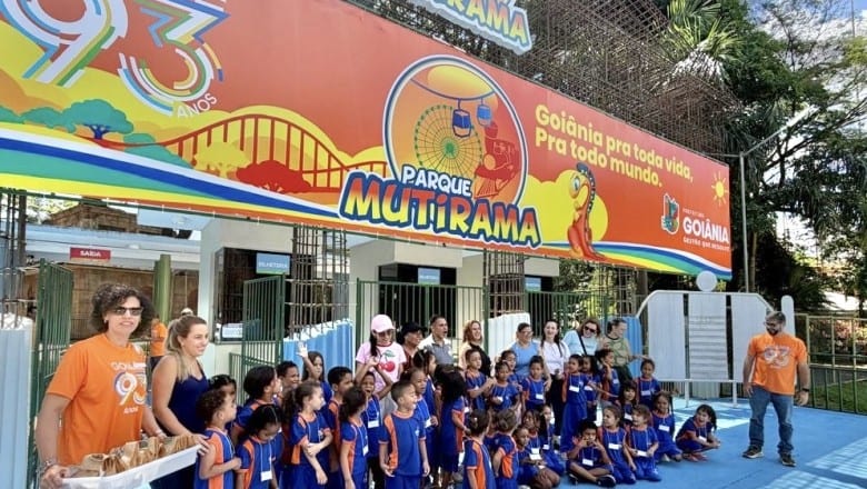 Mutirama reabre com 5,5 mil visitantes e 22 brinquedos em funcionamento