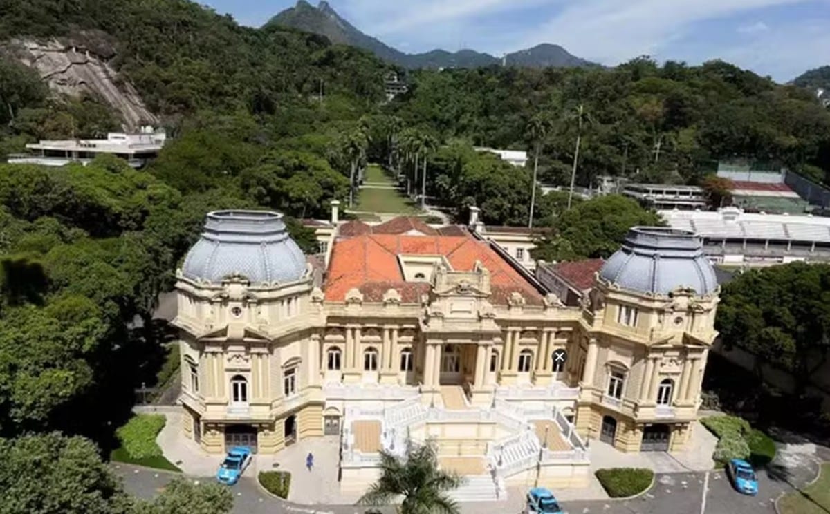 Nove candidatos ao governo do Rio abriram campanha nas ruas neste domingo (16)