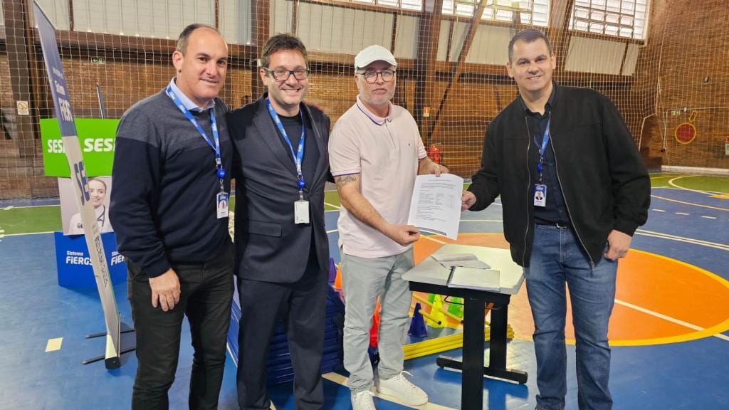 Rio Grande inicia programa esportivo para até 100 crianças e adolescentes com aulas de futsal e vôlei