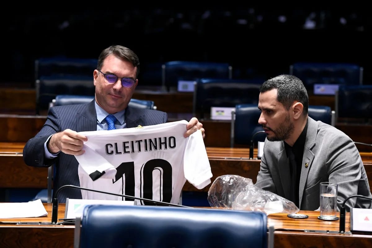 A cautela de aliados de Flávio com Cleitinho no encontro de governadores