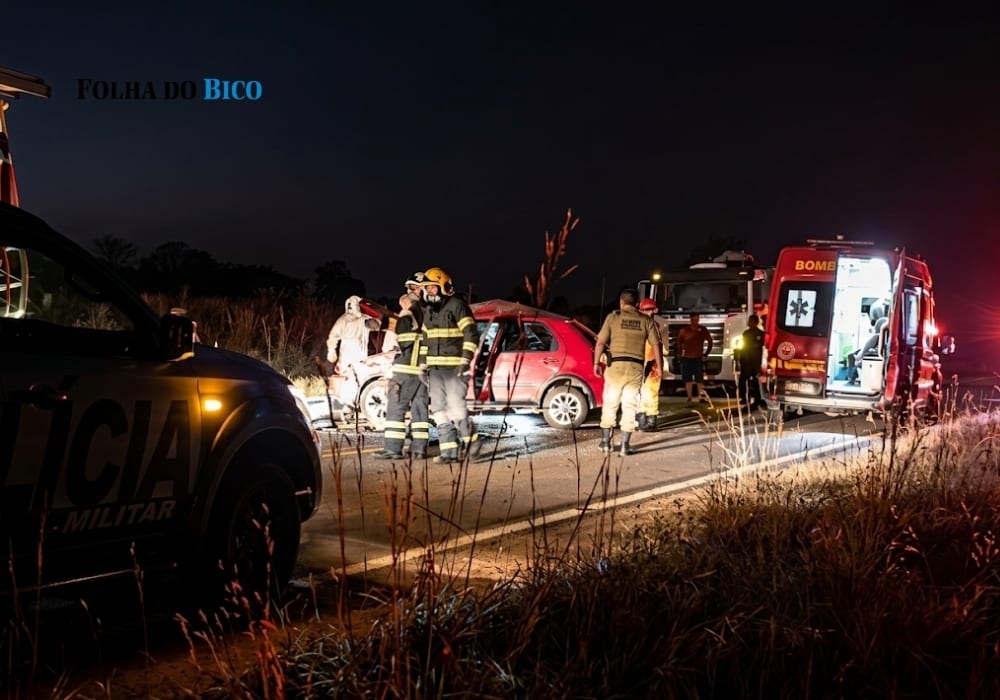 ARAGUATINS: Acidente entre carro e caminhão deixa um morto e um ferido