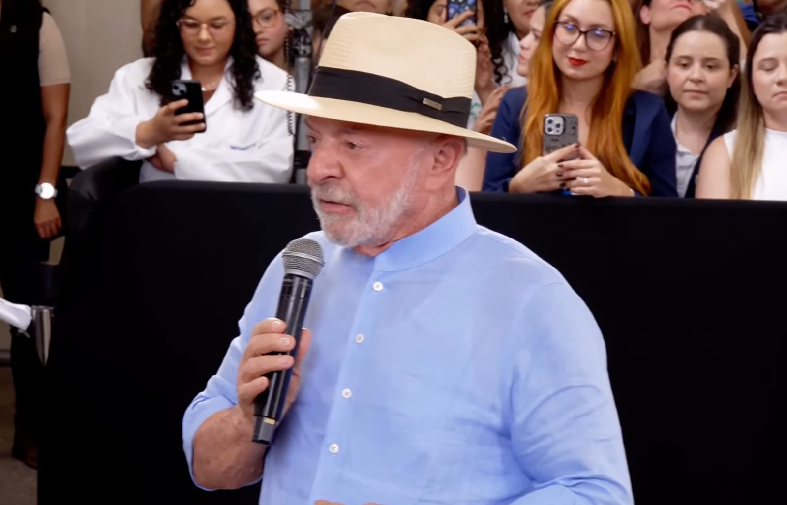 Lula assina parecer sobre afastamento remunerado de vítimas de violência doméstica