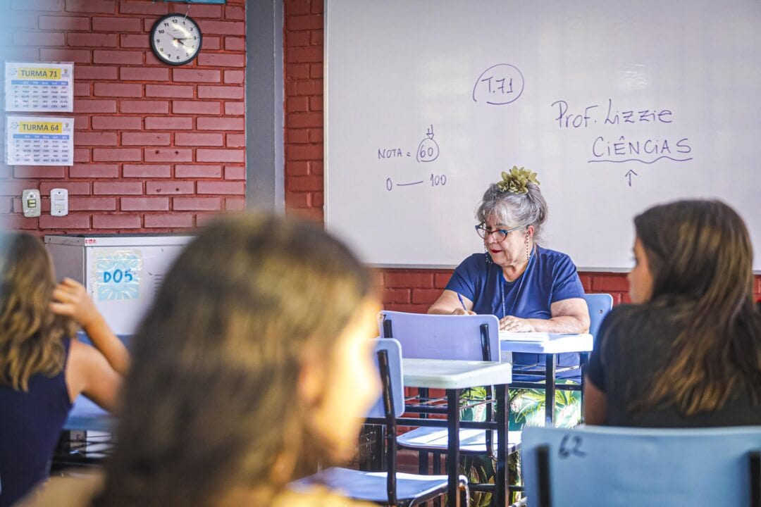 Iniciativa privada avança sobre escolas públicas do RS