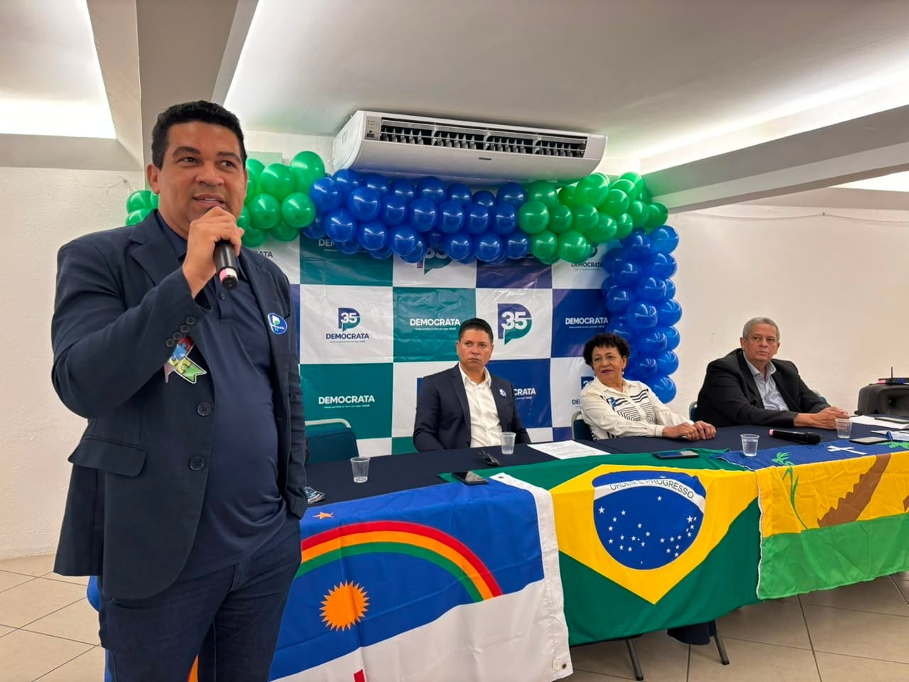 Em plano de governo, Professor Jeremias promete hospital evangélico, escolas militares, instituto estadual de robótica e