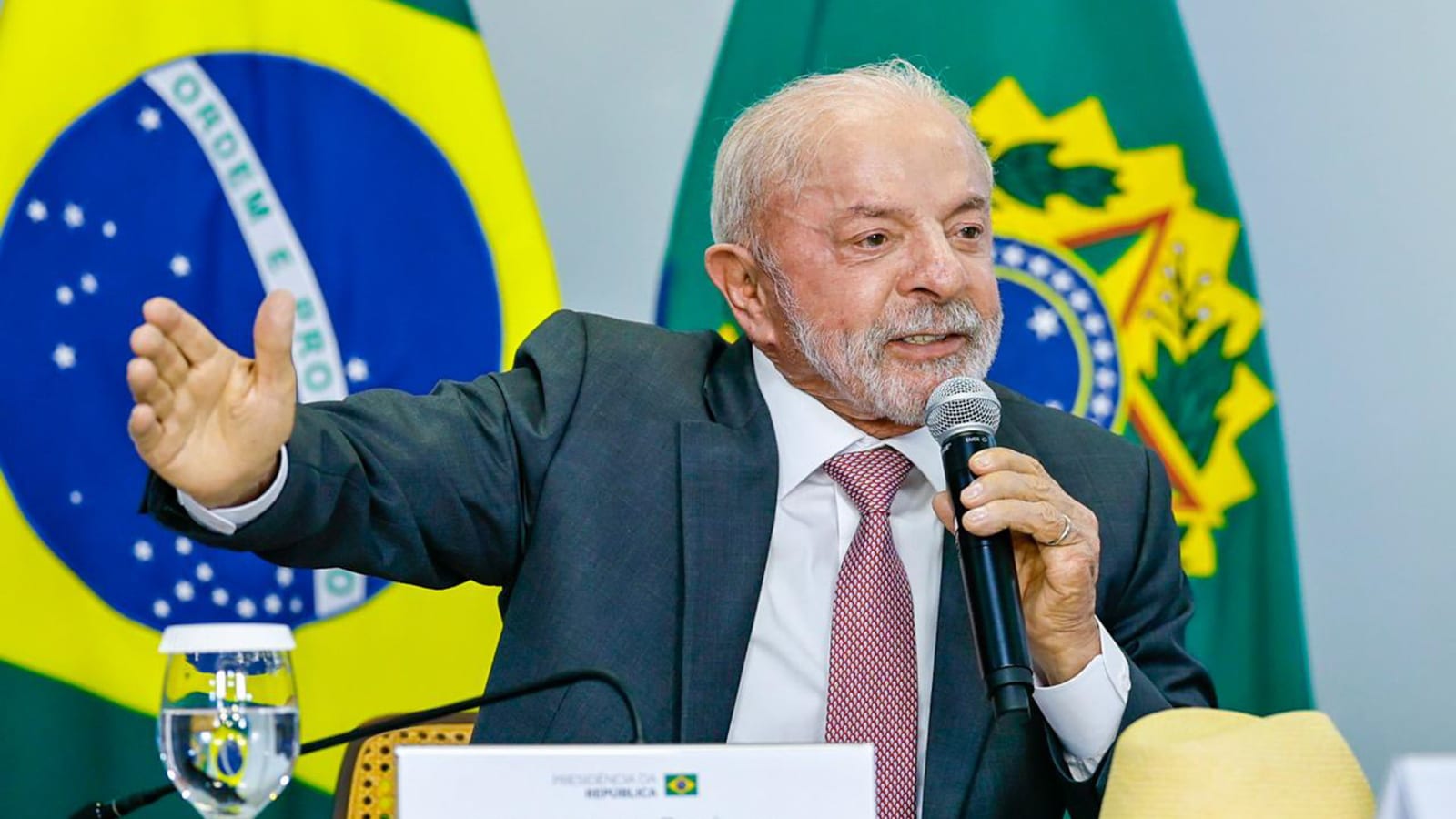 Lula critica Rogério Marinho por tentar “impedir” avanço da 6 X 1