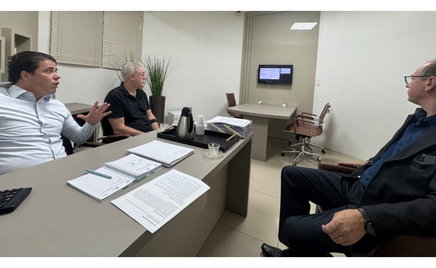 Prefeito de Torres visita Hospital Nossa Senhora de Fátima em Praia Grande (SC)