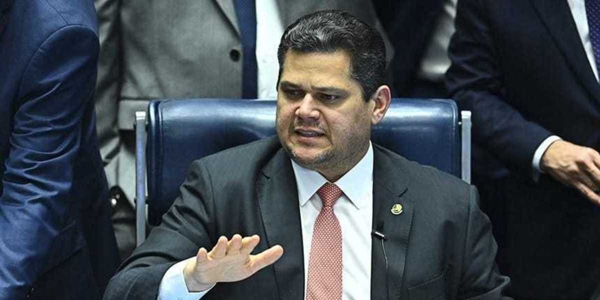 Alcolumbre sobre fim da 6x1: ‘Direito passa a fazer parte da Constituição’