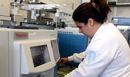 Governo prevê R$ 424,6 mi a menos em bolsas da Capes para 2027