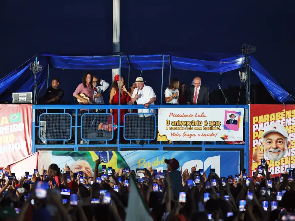 Lula classifica como vergonhosa a fuga de Flávio para os EUA