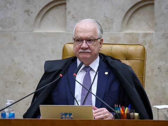 Ex-ministros pedem a Fachin apuração “imediata e rigorosa” sobre crise no STF