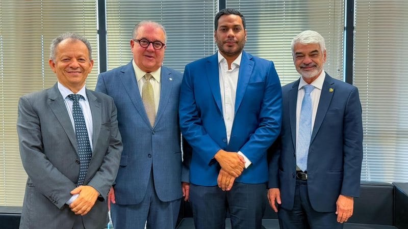 Humberto Costa se reúne com relator do TCU para liberar Transnordestina em PE