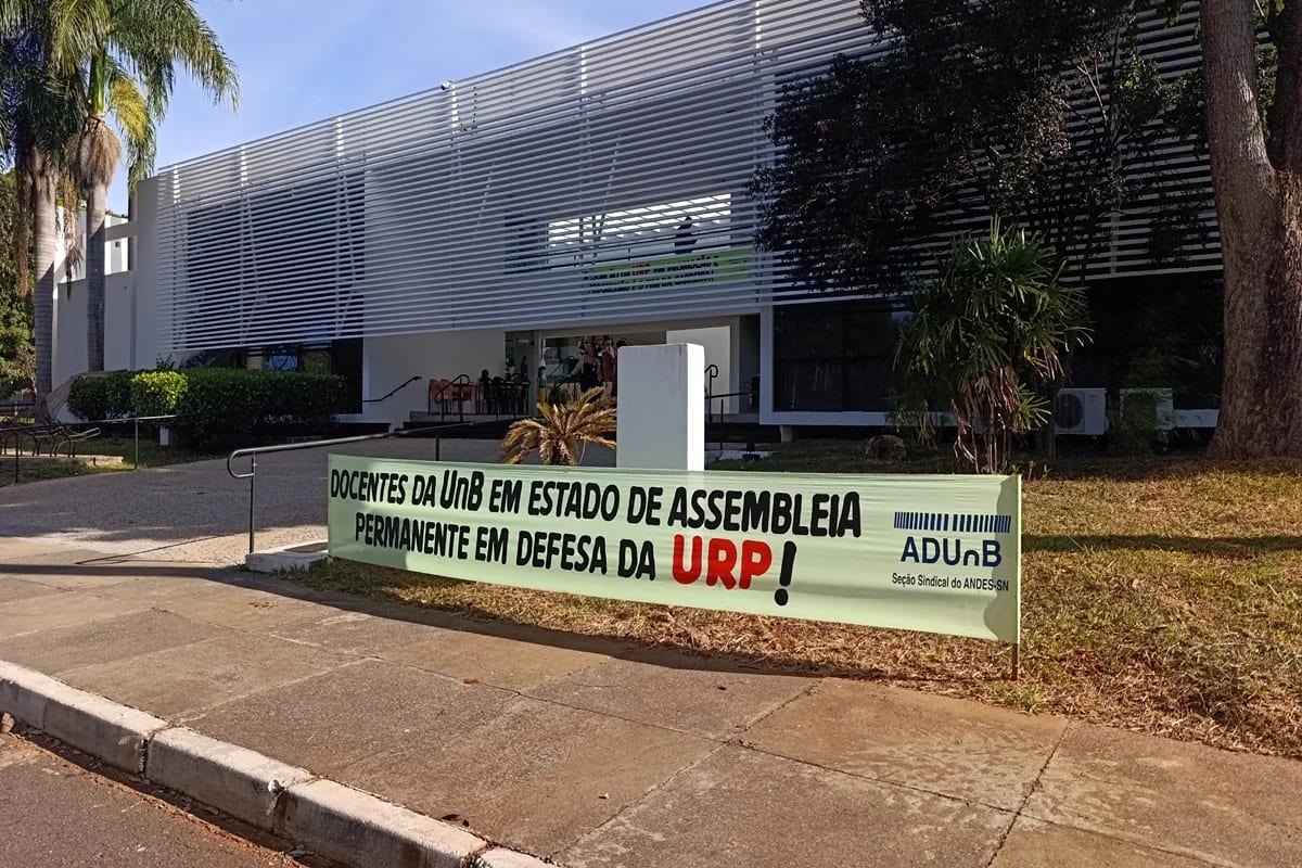 Professores da UnB mantêm indicativo de greve e evitam paralisação nesta terça