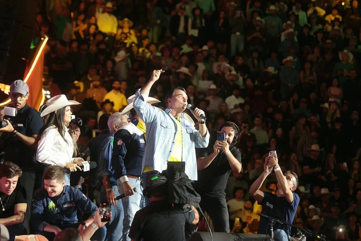 Campanha de Lula faz ofensiva no TSE contra Flávio Bolsonaro, Caiado e Zema por postagens e discursos