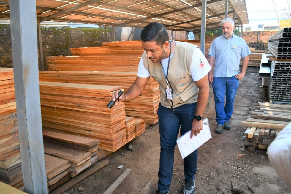 Vigilância dá continuidade nas ações de prevenção a acidentes com escorpiões em madeireiras
