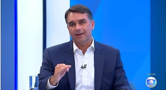 Flávio Bolsonaro diz que não disputará reeleição se for eleito