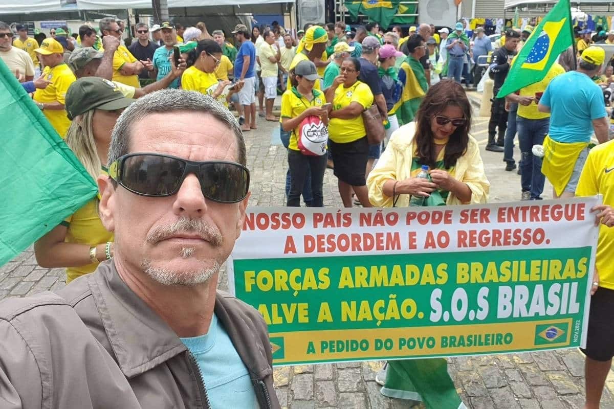 Ex-BBB e foragido do 8 de janeiro ataca Lula e hostiliza eleitores brasileiros na Polônia