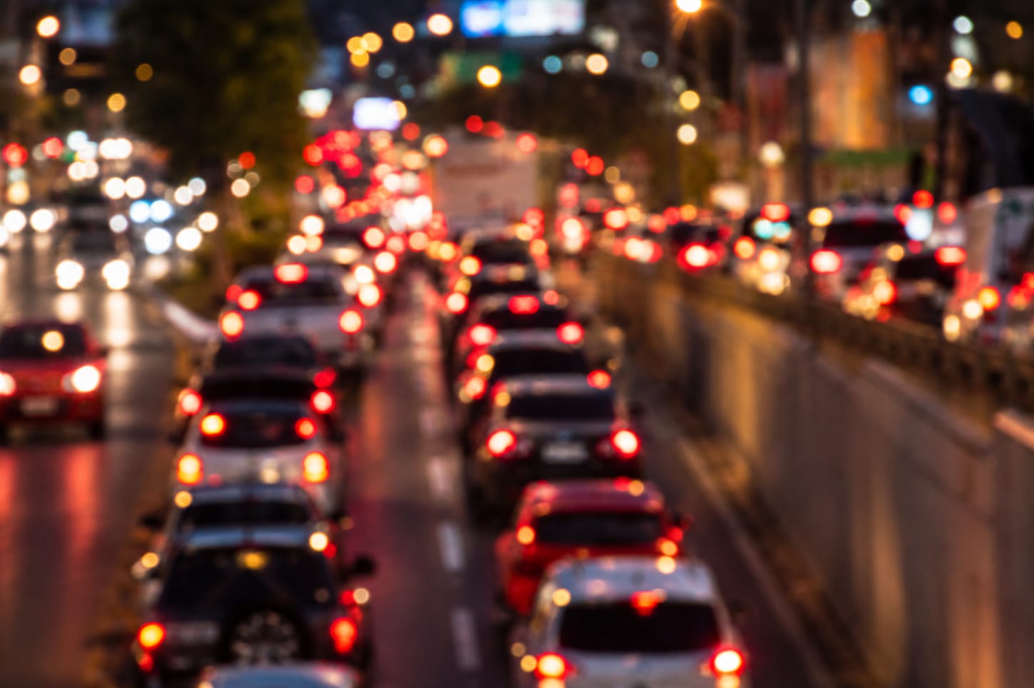 Goiânia tenta reduzir dependência do carro com renovação da frota e ciclovias