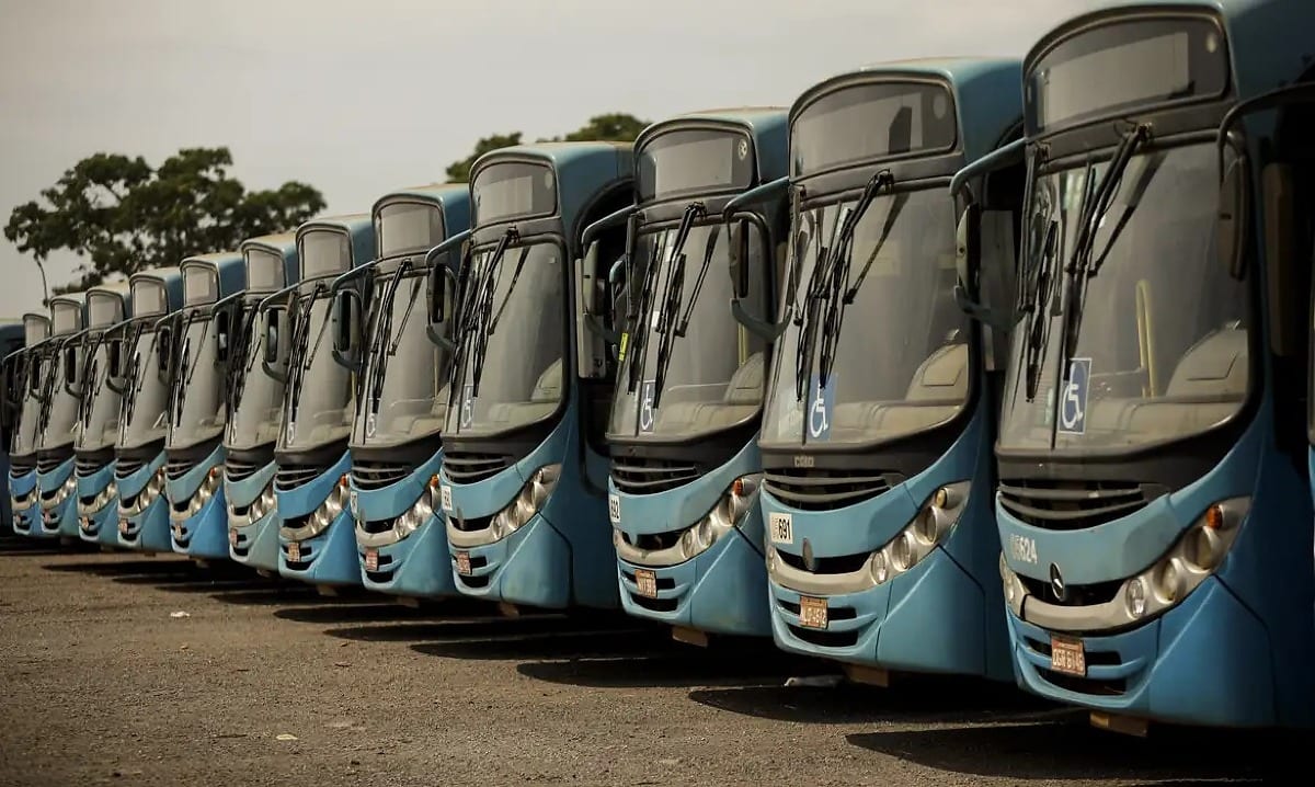 TSE cobra explicações após 75 ônibus serem retidos em Salvador no dia da eleição