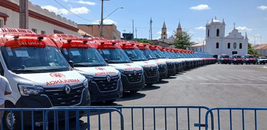 Lucas Ribeiro entregou veículos de saúde a municípios do Sertão