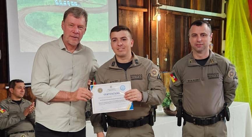 Prefeito prestigia formatura do Curso de Patrulhamento de Fronteiras do CRPM Missões