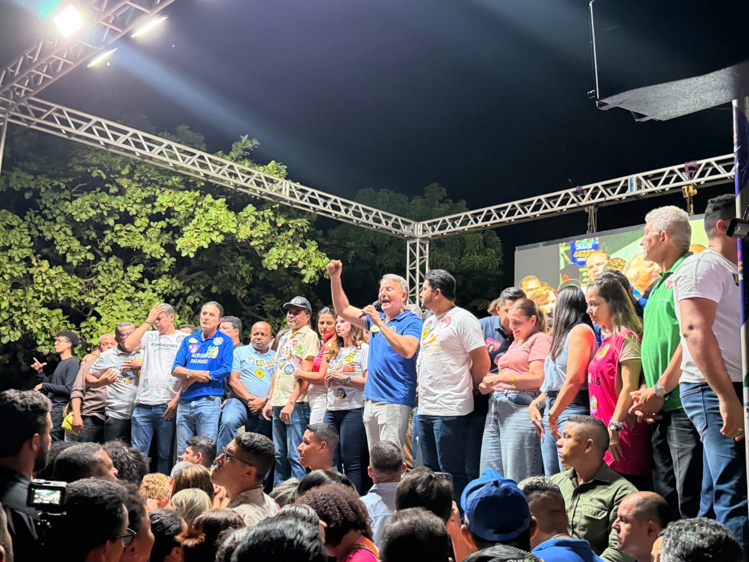 Siqueira celebra asfalto e pede ‘pavimentem’ chegada da Dorinha