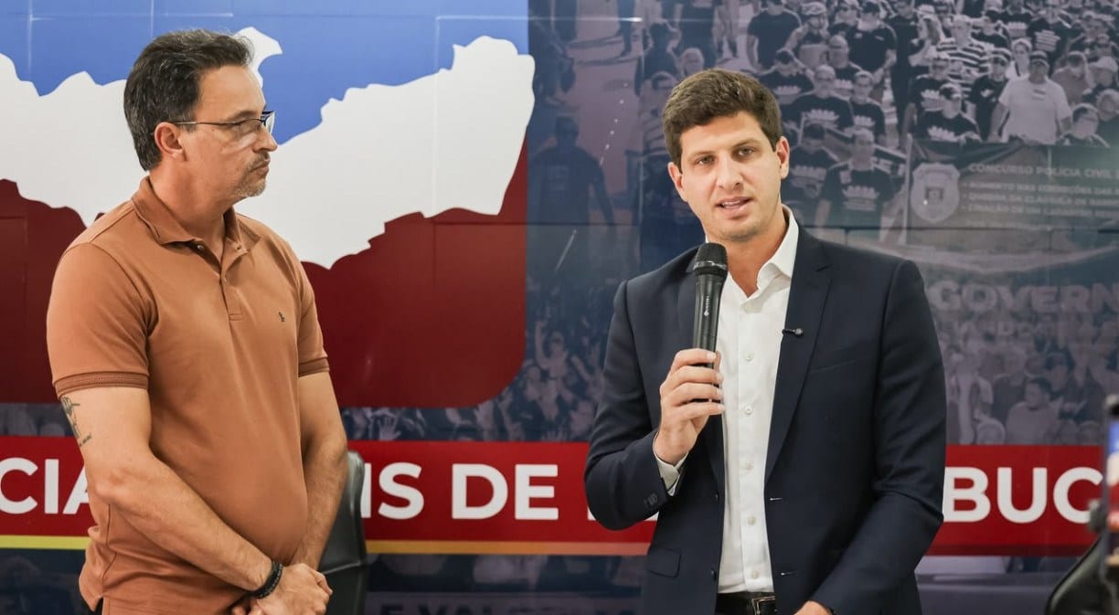 João Campos assume compromissos com peritos, agentes de trânsito e policiais