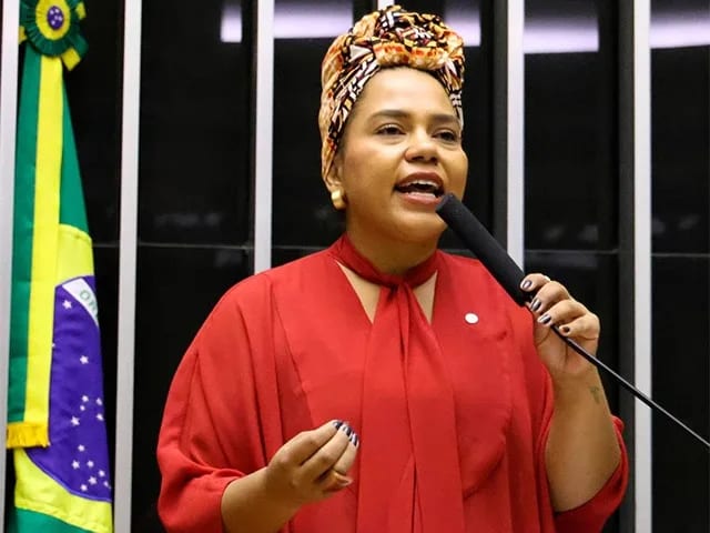 ‘Vamos dialogar sobre problemas concretos’, diz Dandara (PT), reeleita deputada federal por MG
