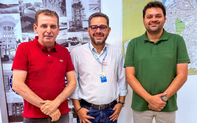 Chico Mendes acompanha prefeitos de Cachoeira dos Índios e Condado na Cagepa