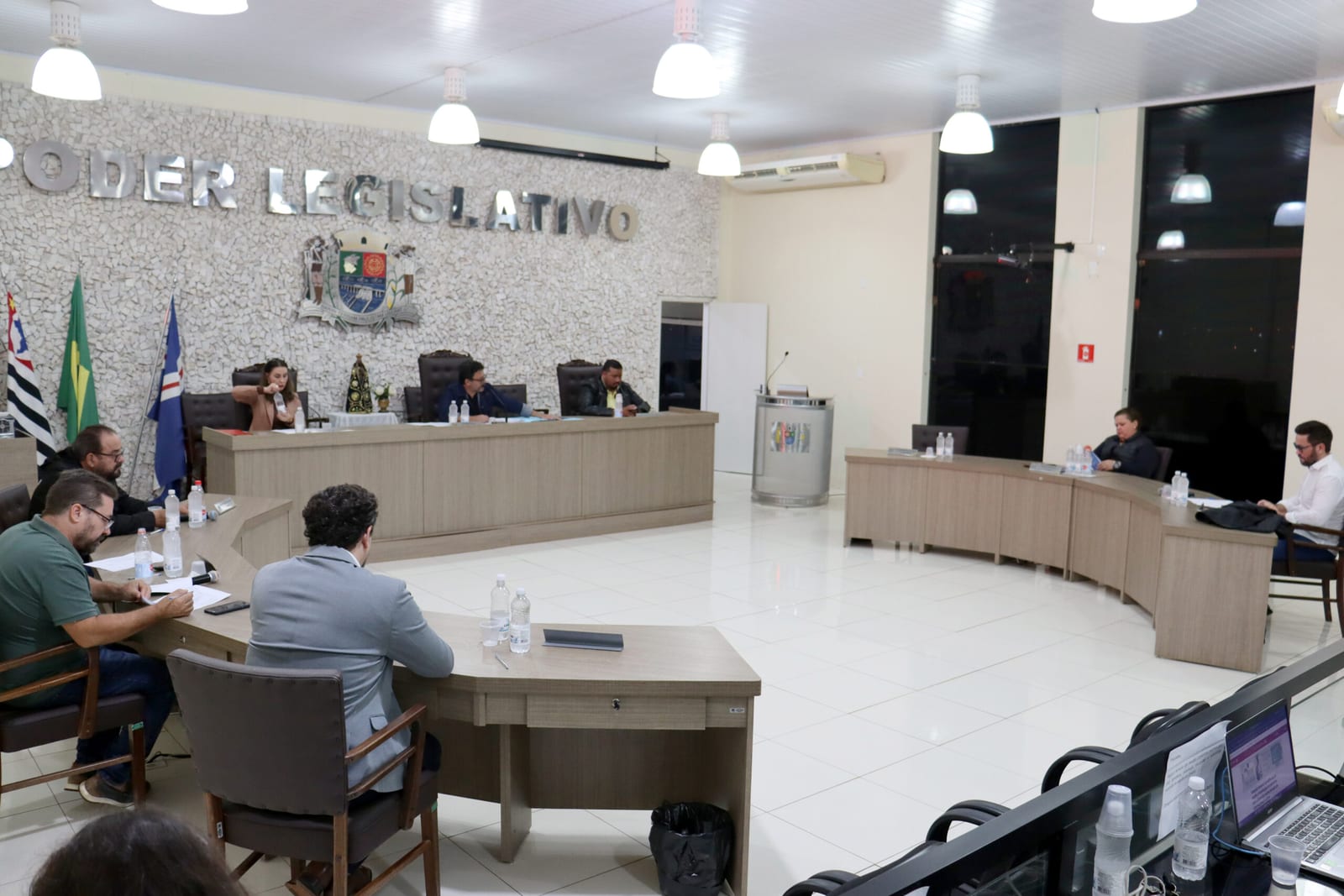 Projeto quer liberar bares e restaurantes das 8h à 1h todos os dias