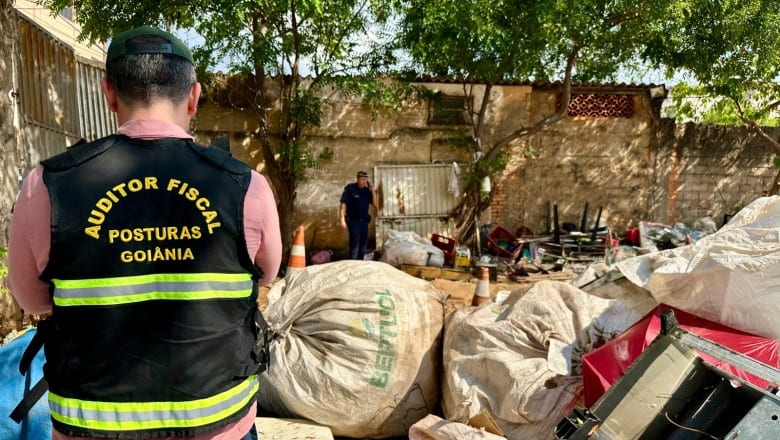 Fiscalização embarga recicladora no Setor Central de Goiânia após identificar irregularidades