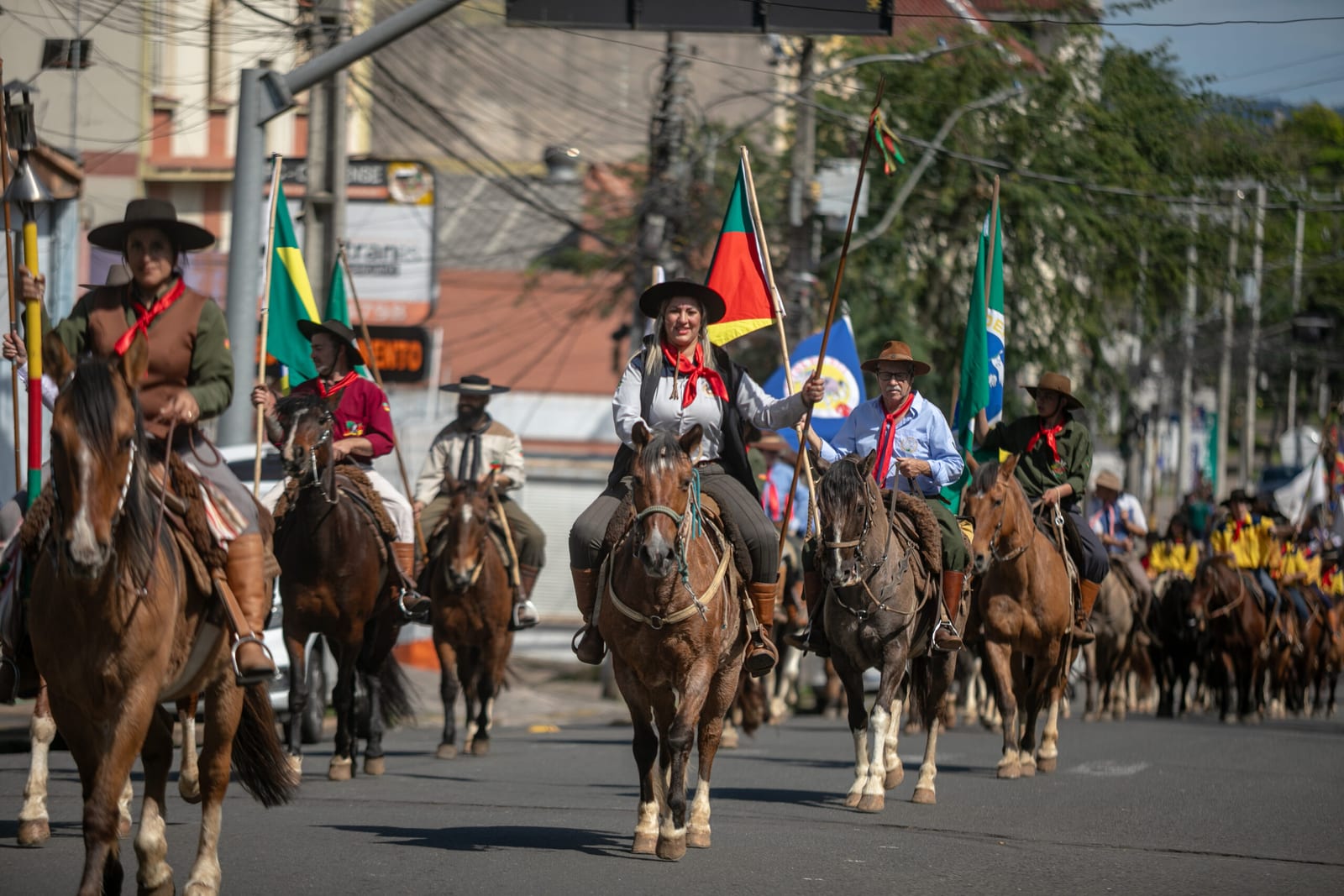 Mais de 500 cavaleiros tomaram Canoas no 20 de Setembro